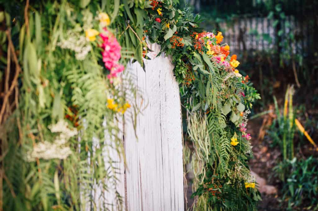 brisbane-city-wedding-flowers-by-julia-rose-bright-fiesta-edison-light-bulb-hanging-florals-10