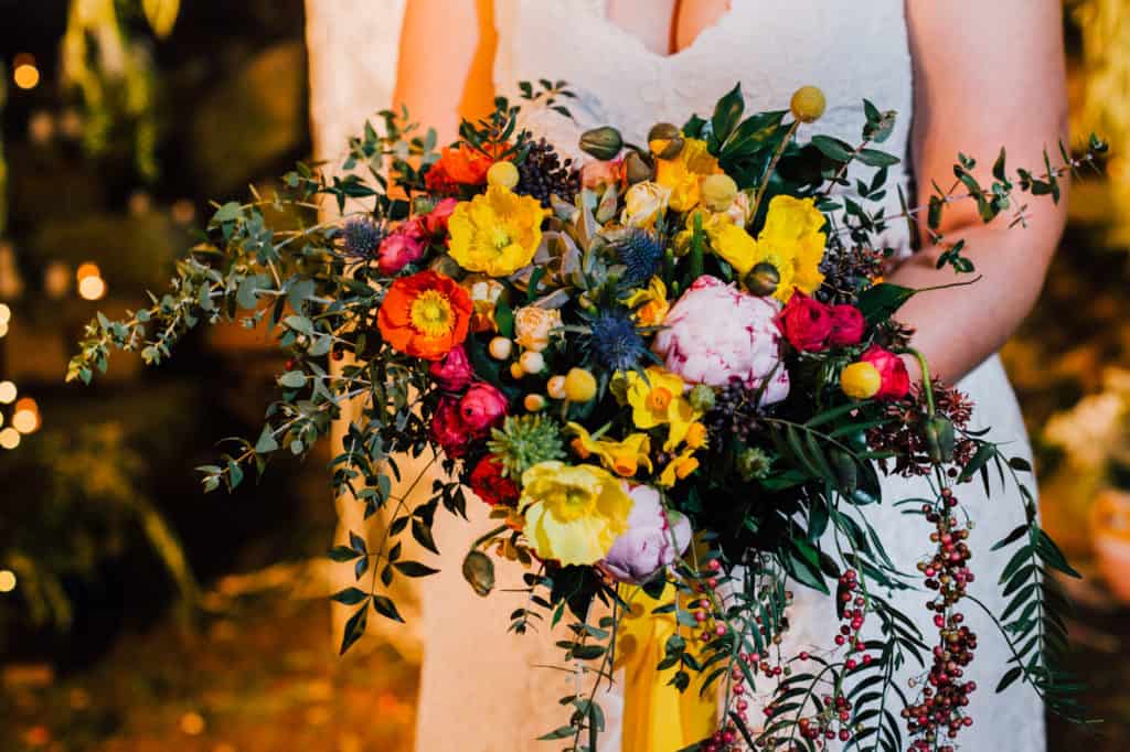brisbane-city-wedding-flowers-by-julia-rose-bright-fiesta-edison-light-bulb-hanging-florals-17