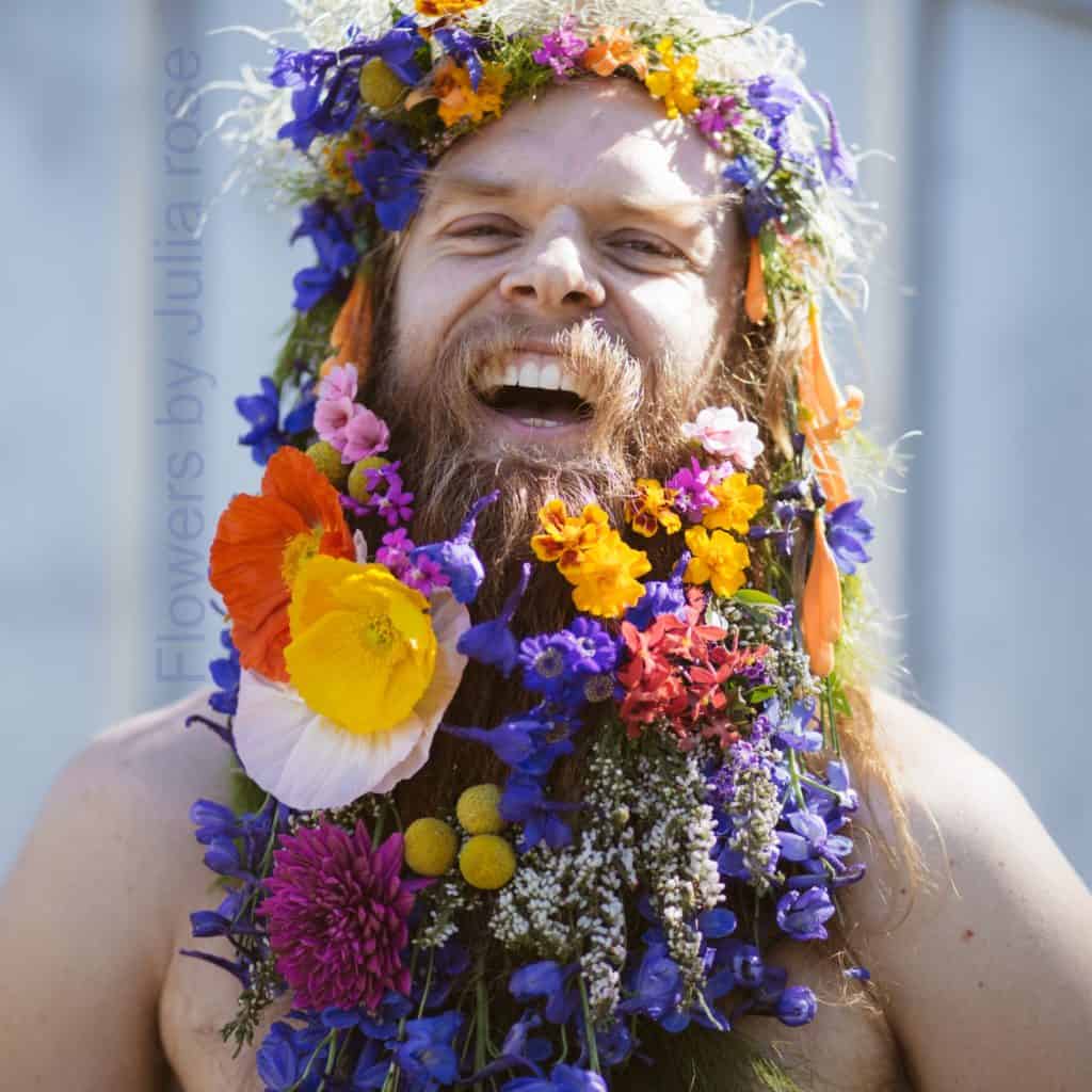 tommy-fresh-flower-beard-tight-laugh